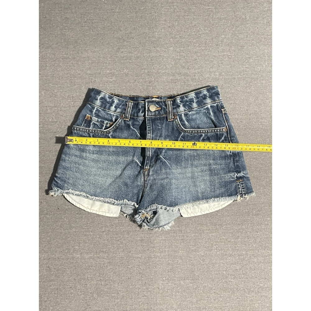 Roxy Denim Shorts‎ Womens Size 26 Medium Wash Frayed Hem Beach Y2K Summer Style - Picture 6 of 8